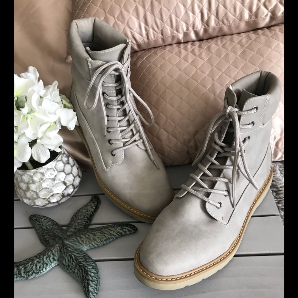 Cliffs White Mountain “Marissa” Boot